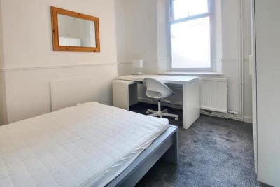 **No Deposit Option Available** Main Photo