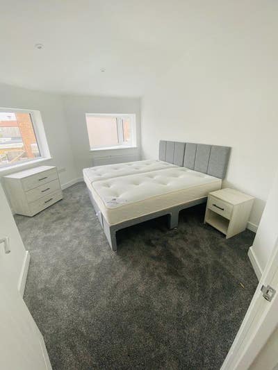 Luxury 2 Bedroom Apartments- Price Reduced ! Main Photo