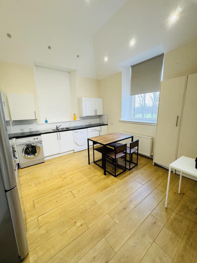 2 Bed Flat, East Suffolk Road, EH16 Main Photo