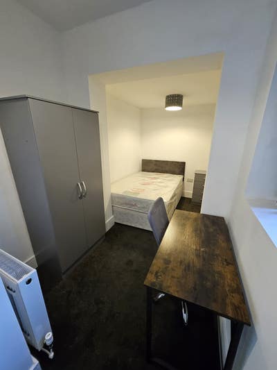 NEW luxury ensuite rooms close to BAE Main Photo