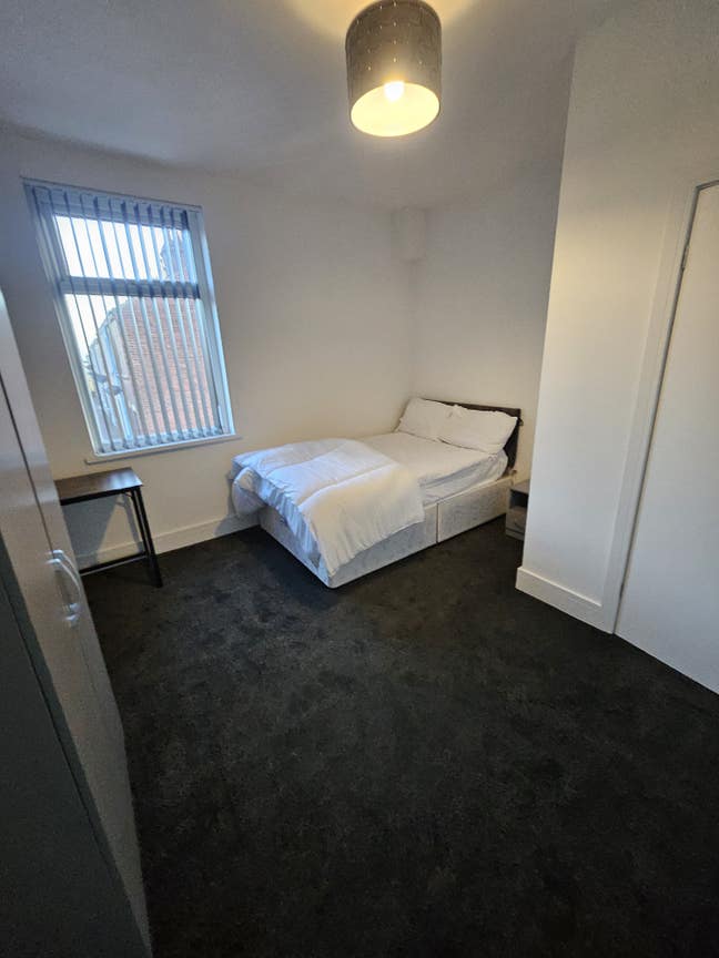 NEW luxury ensuite rooms close to BAE Main Photo