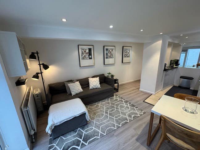Amazing 1 Bedroom Flat in West Hampstead NW6 Main Photo