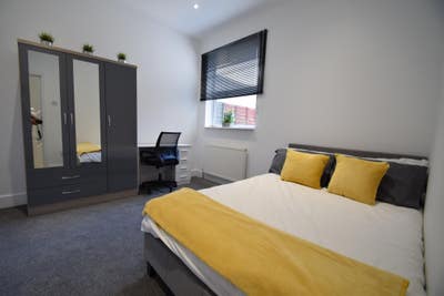 Ground Floor Room Available -West Road, Westcliff  Main Photo