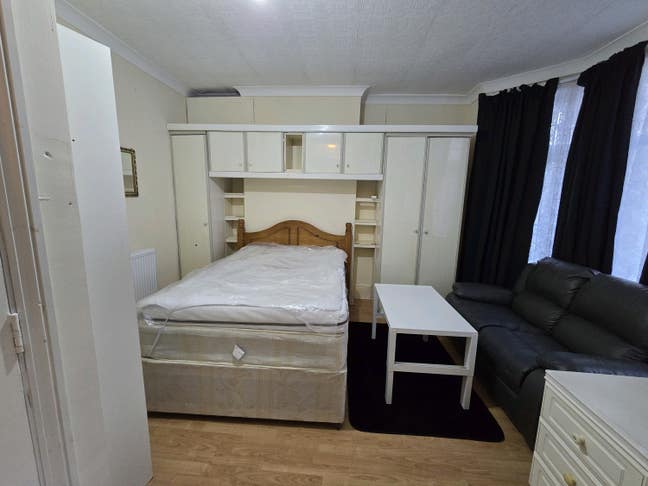 Spacious Double En-Suite Room  Main Photo