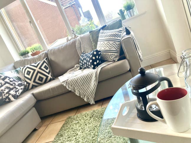 Spring Clean Your Life & Move into Rhouse🦋🌼
 Main Photo