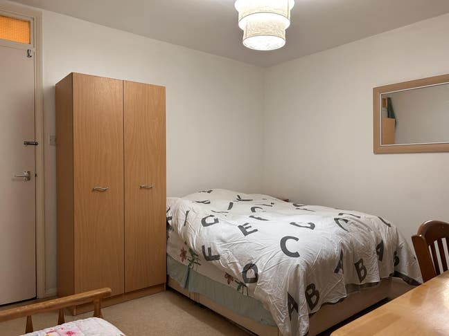 Spacious Double Room near the Elizabeth Line Main Photo