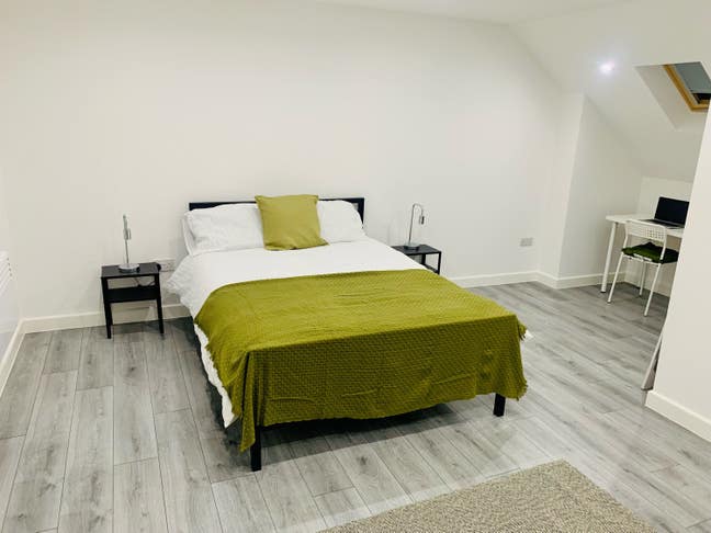New Studio Flat Available Main Photo