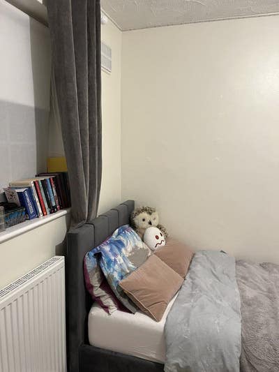 1 Room in Hutton Brentwood  Main Photo