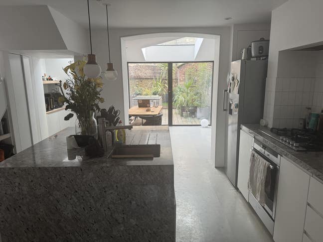 1M -Sublet | Double Bedroom, Office & Private Bath Main Photo