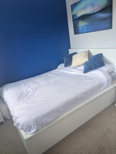 Room available, 20 mins from station Main Photo