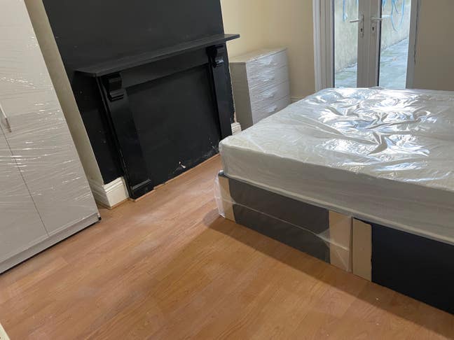 Large double bedrooms, supported accommodation Main Photo