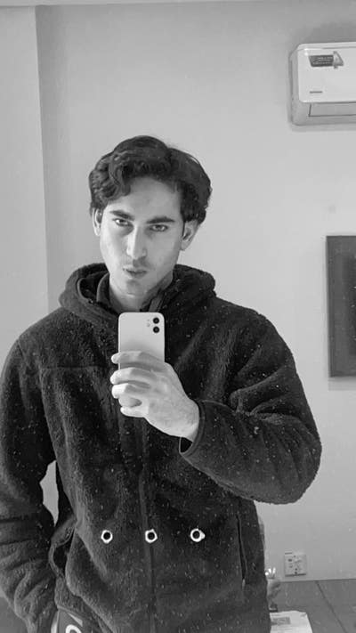 LOOKING FOR A ROOM SHARED Main Photo