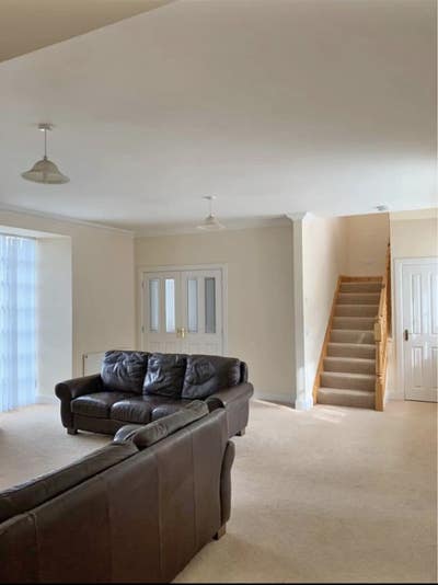 Spacious Double Room Available- Banff Area Main Photo