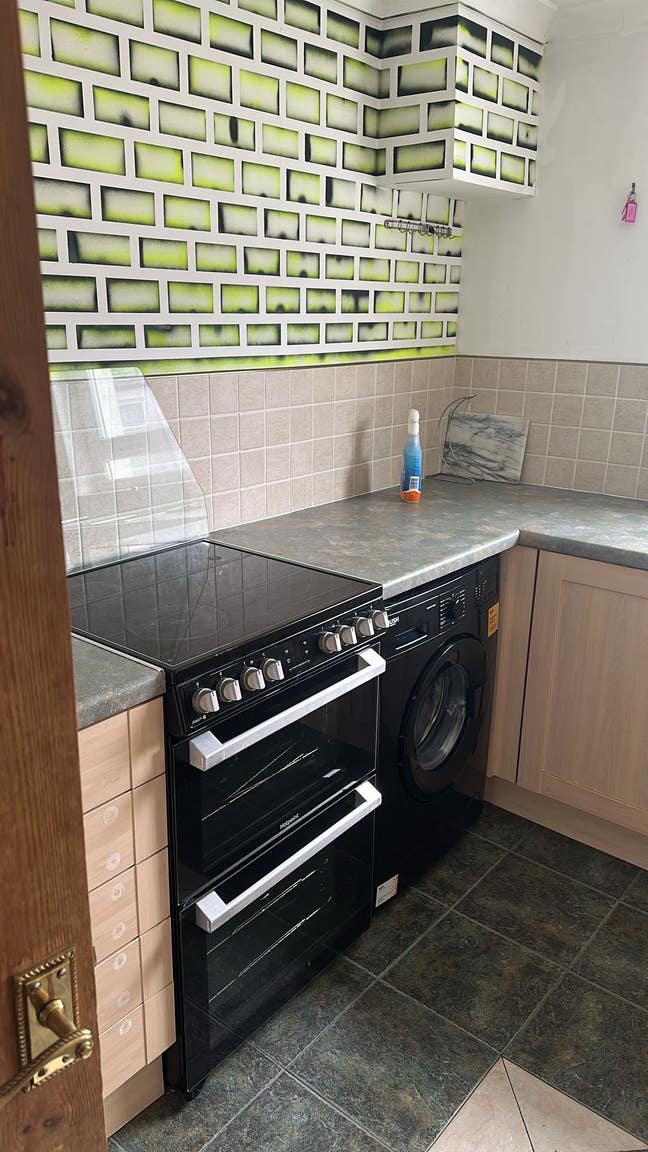 One newly renovated bedroom available  Main Photo