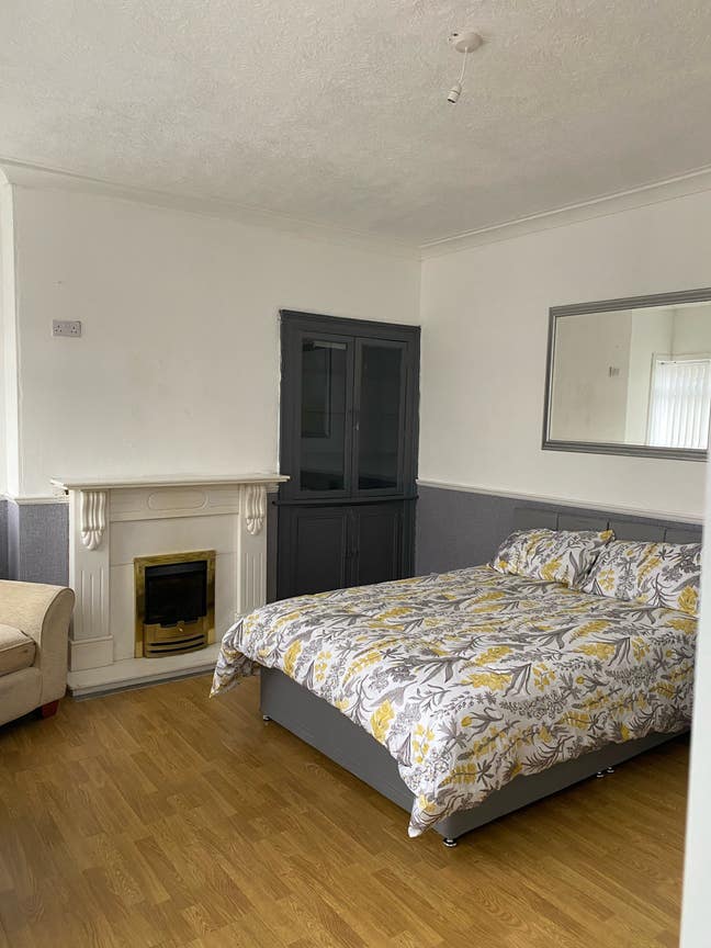 Big Bedroom  Main Photo