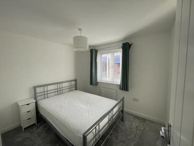 Double room with sole access to bathroom Main Photo