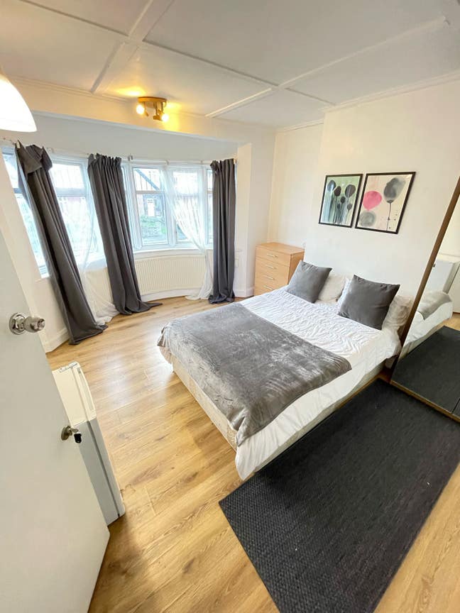 Big Rooms Back GardenNear Tube ALL BILLS Inclusive Main Photo