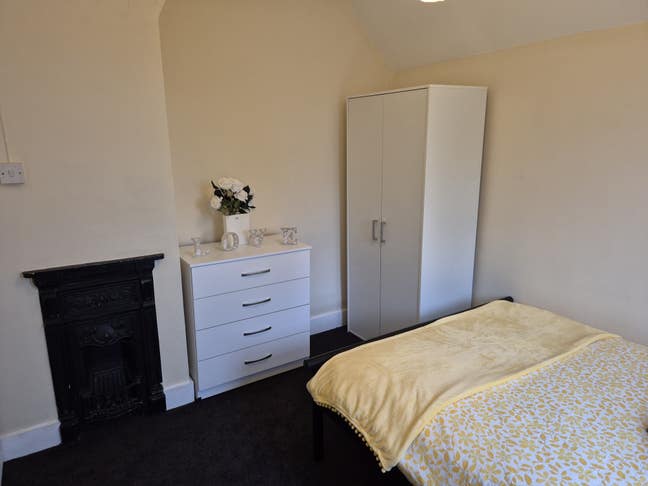 Cleaner Included! ** Short walk To City Centre ** Main Photo