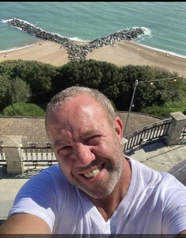 I am a male aged 57. I am looking for a doubl... Main Photo