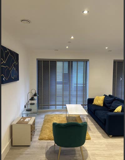 Double Roomw/Private Bathroom , Next to Mailbox Main Photo