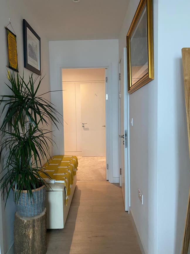 Gorgeous Double Room with Private Bathroom Main Photo