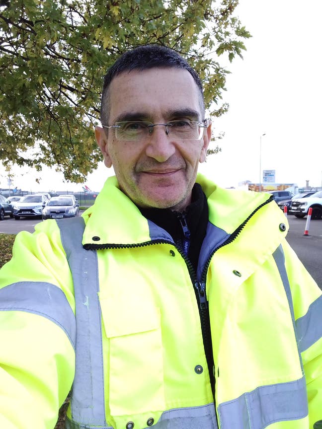 I am looking for a room for myself and my wif... Main Photo