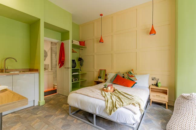 Final En Suite Room Available Now Main Photo