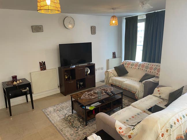 Nice Double Room Available Main Photo