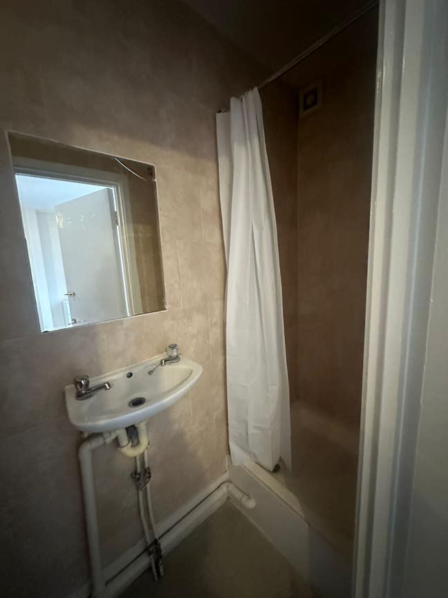 Studio Flat  Main Photo