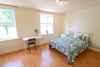 Huge Three Bedroom Apartment NG1 City Centre  Main Photo