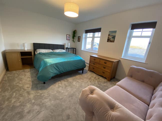 Beautiful double room available Main Photo