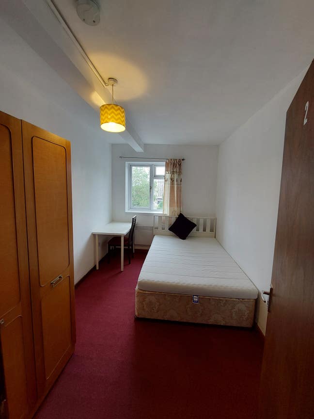 3 bedroom  flat in Heart of Canterbury Main Photo