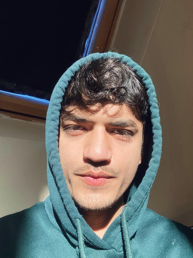 Hey ! I'm looking for single room !! Main Photo