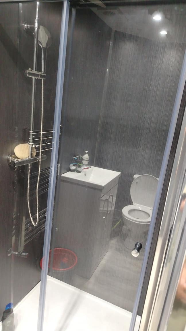 Single room. In 2 bed flat  Main Photo