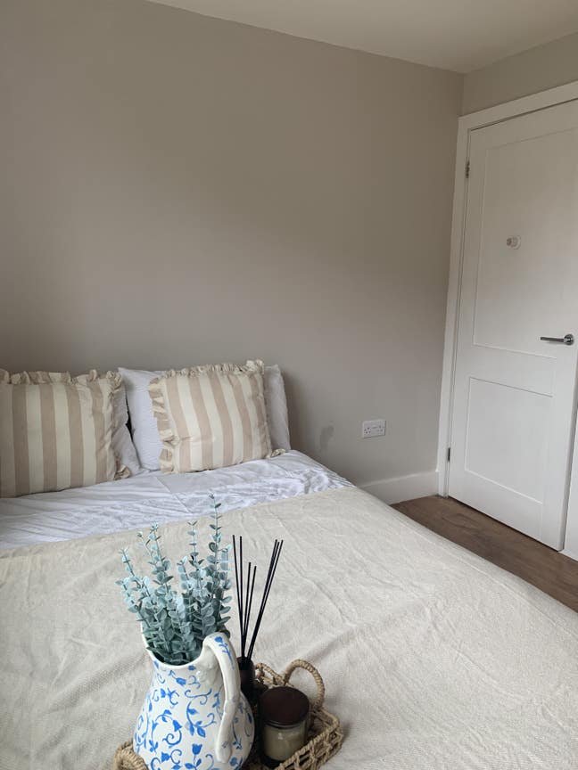 Double bedroom - with private bathroom  Main Photo