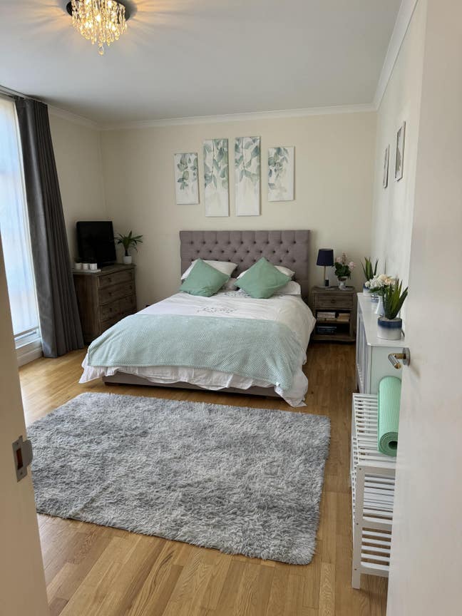 Large flat for short-term rent (bills incl.) Main Photo