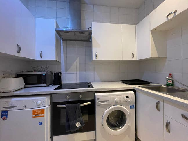 Good size double room close to Kings cross  Main Photo