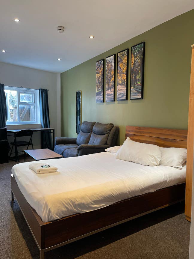 Good size double room close to Kings cross  Main Photo