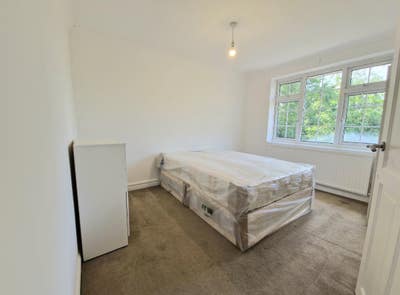 ✨ Spacious Modern Double Room LU2✨ Main Photo