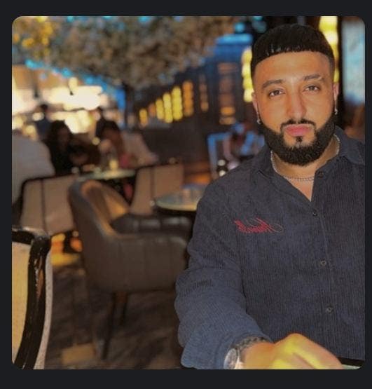 Hey, finance professional here looking for a ... Main Photo