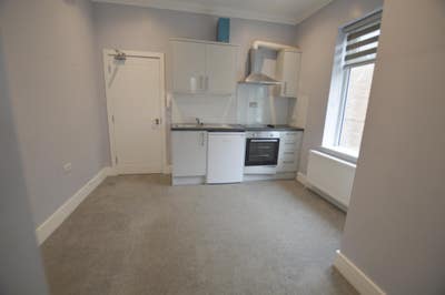 *Double Bedroom with Own Kitchenette* House Share Main Photo