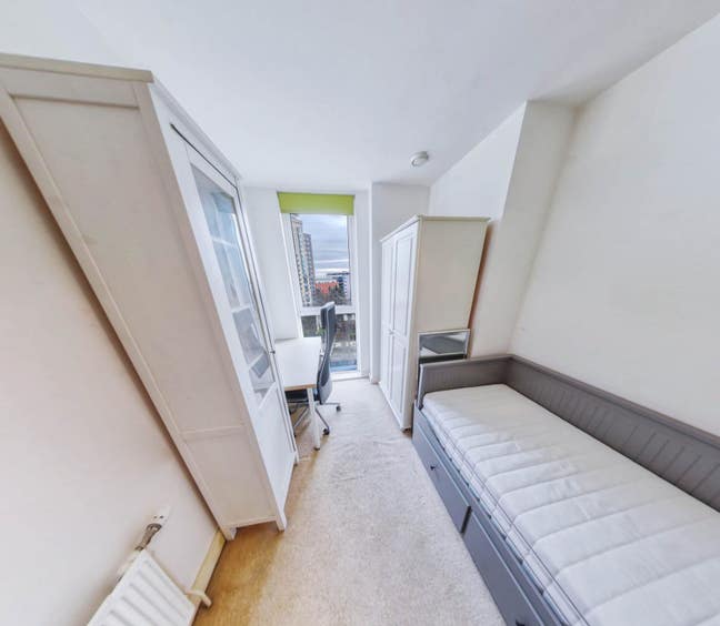 Cosy furnished room near Stratford Station Main Photo