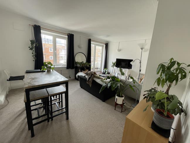 Two Double Rooms for Rent – Available 1st May Main Photo