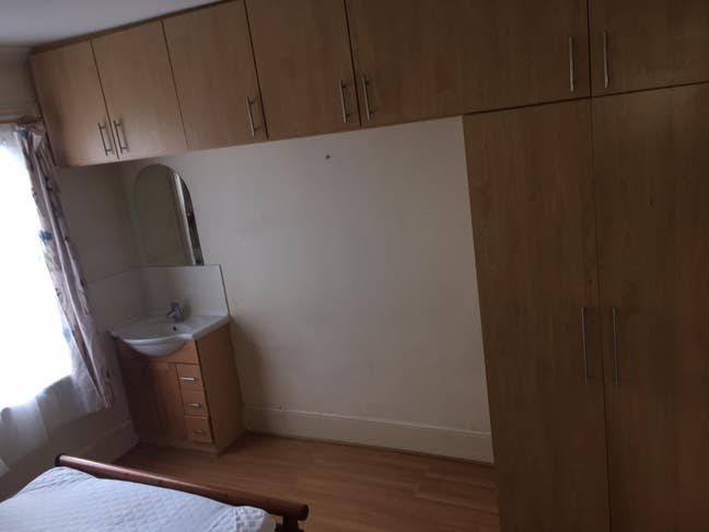 Single & Double Rooms (R2&R5) near Slough High St Main Photo