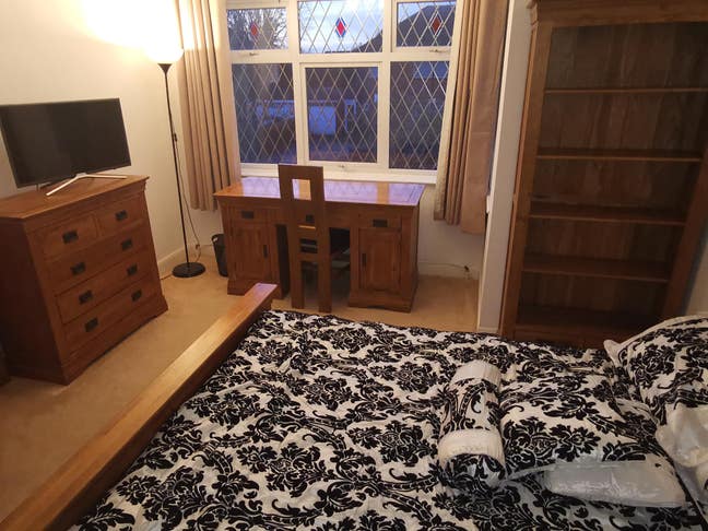    Coventry  CV2 Professional  Female  NO  DEPOSIT Main Photo