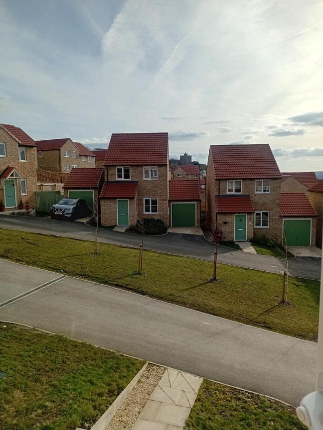 Lovely Double room to rent in New Build House Main Photo