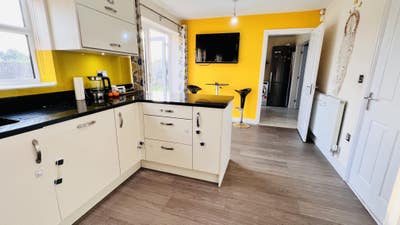 Big double room for rent Main Photo