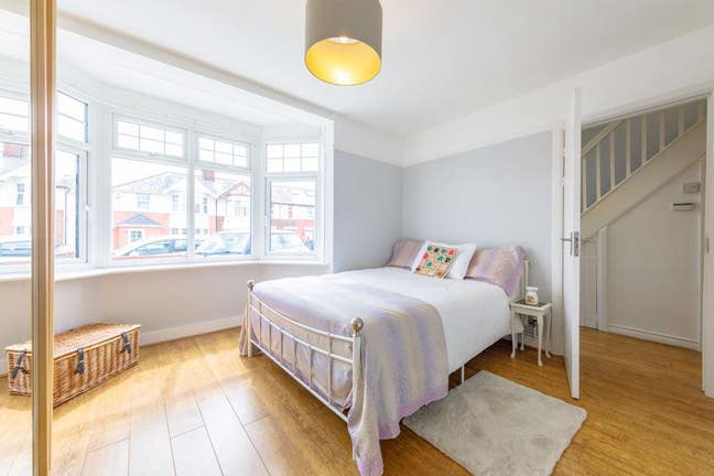 Spacious Double Room for single occupancy  Main Photo