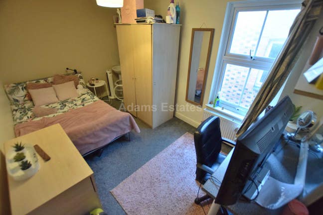 En-suite Room near Reading Hospital - Bills inc  Main Photo