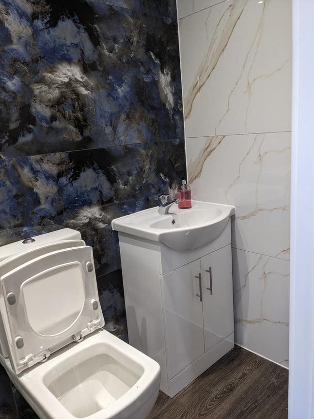 Ensuite Double Bedroom Main Photo